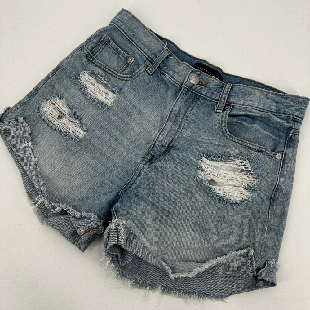 Aeropostale Size 12 Light Wash Distressed High Rise Denim Mom Shorts Festival